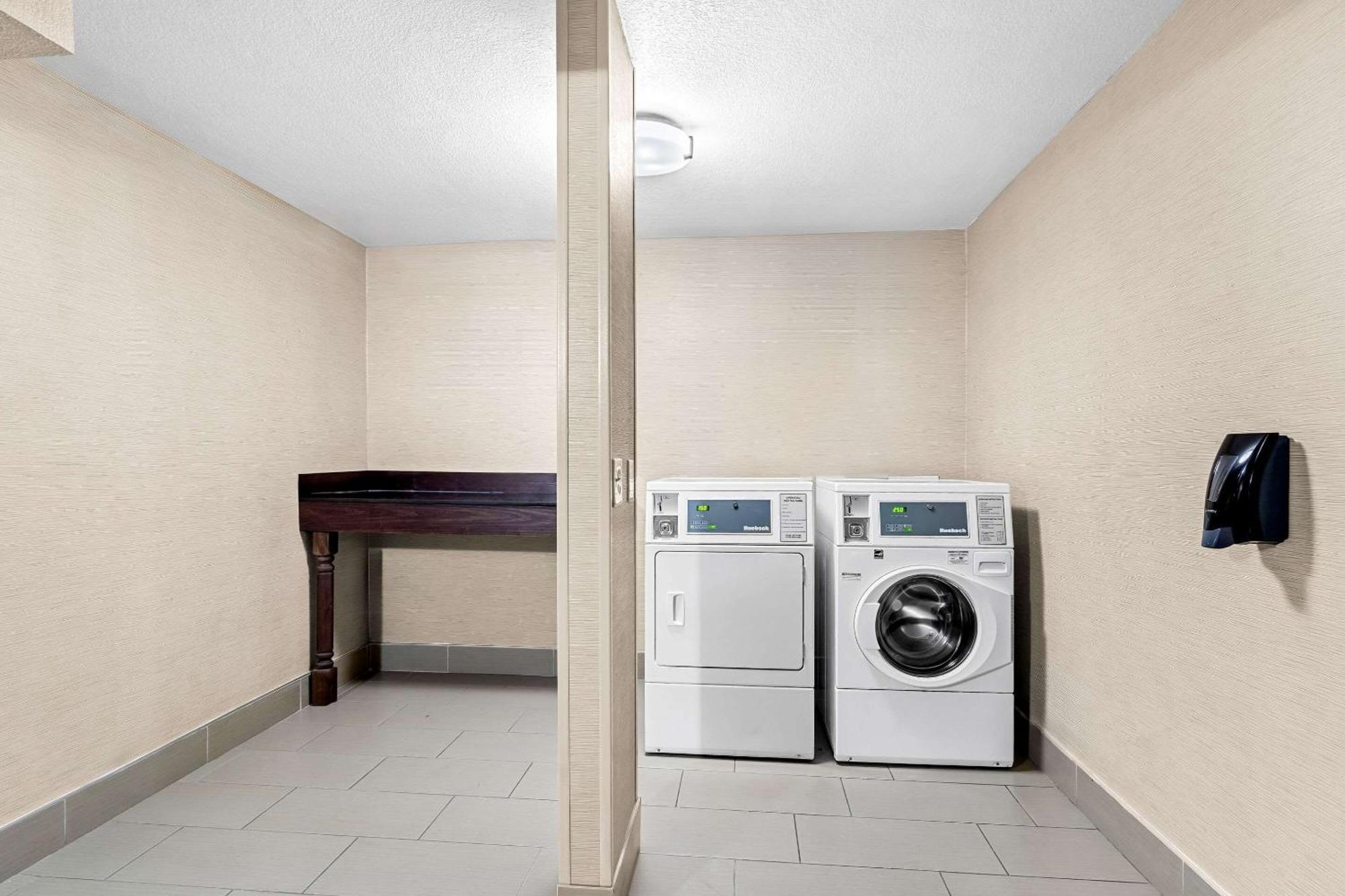 Comfort Inn University Wilmington Eksteriør bilde